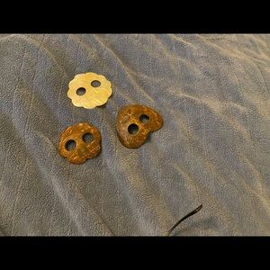 Sarong tie Included with the purchase of sarong